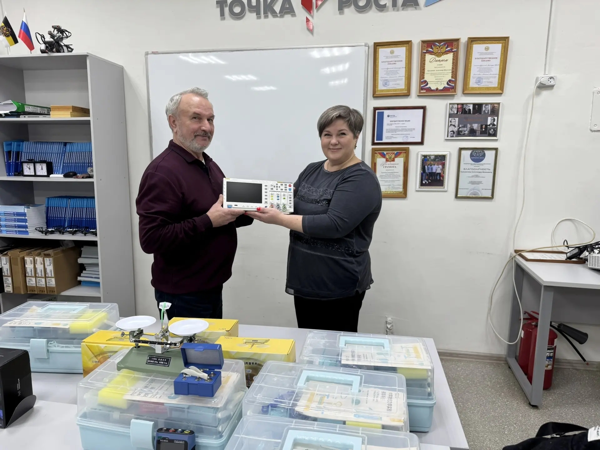 Современное оборудование передано в дар школьному Энергокружку Владимира